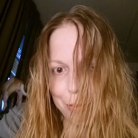 Meet your Posher, Laurie - Picture 1 of 1